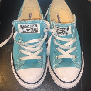 Converse tennis shoes